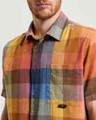 Multicolour Check – Classic and versatile shirt in multicolor check pattern with buttoned chest pocket.
