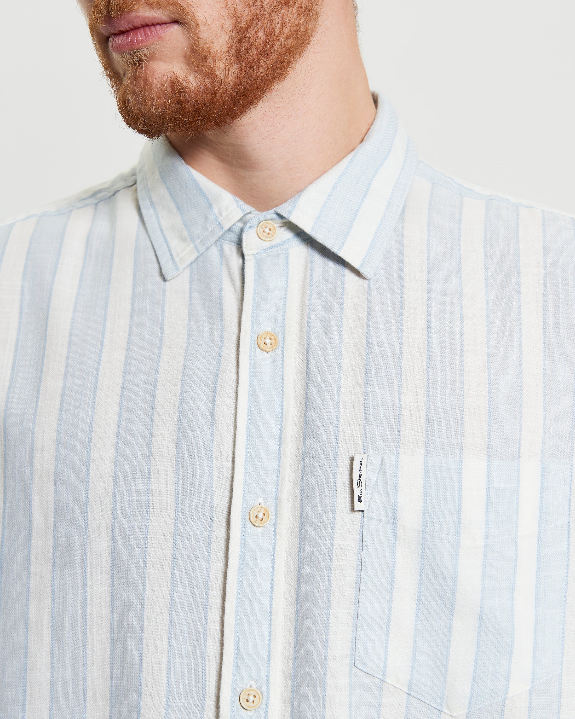 Framed Candy Stripe – Short sleeve shirt with casual point collar and chest pocket detail.