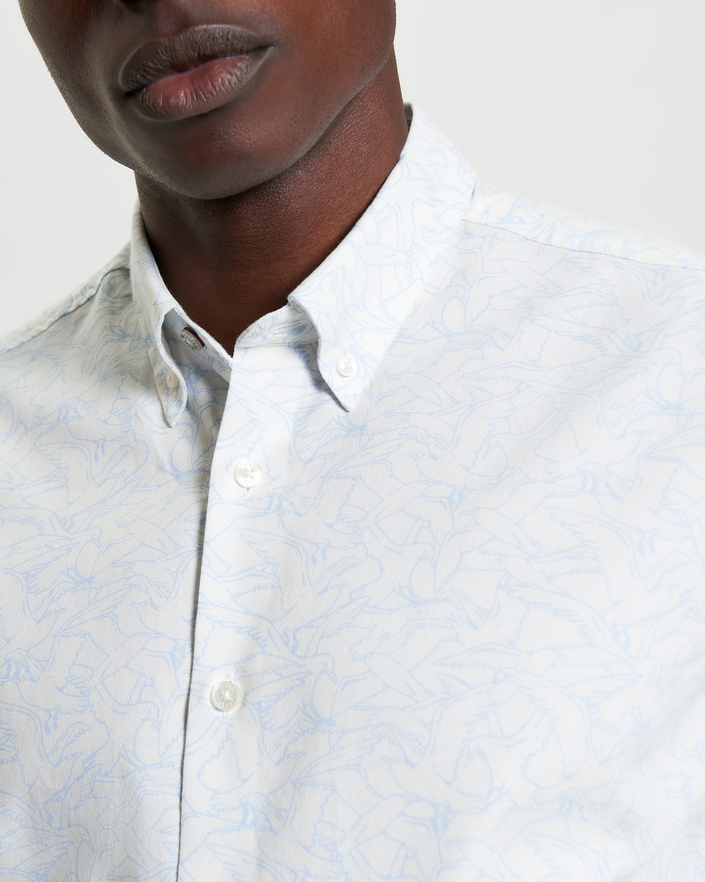 Seagull Print Shirt – Casual summer style with playful seaside vibes and a classic fit.