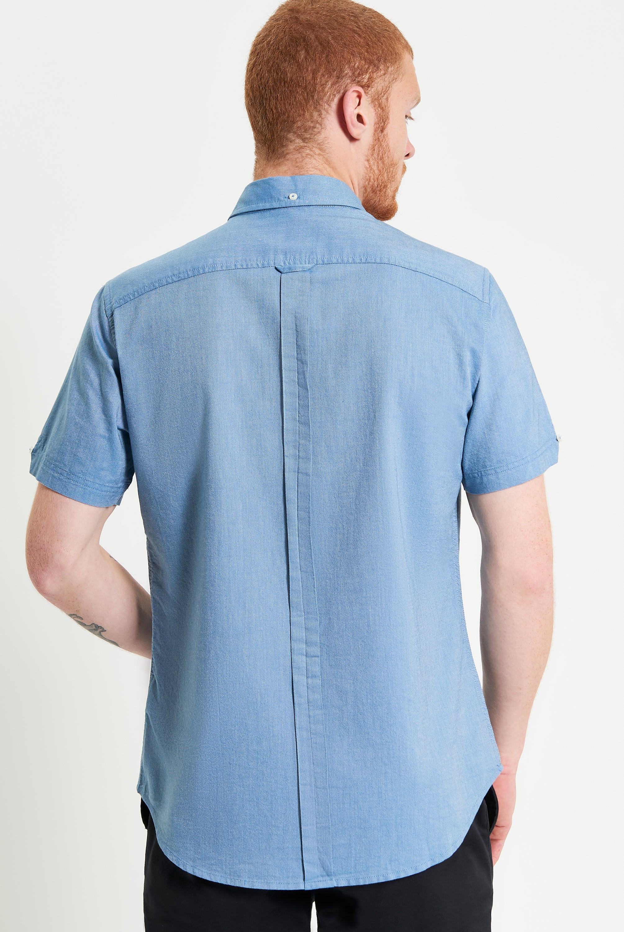 Signature Oxford Short Sleeve Shirt – Back view showcasing the minimalist design and organic cotton fabric.