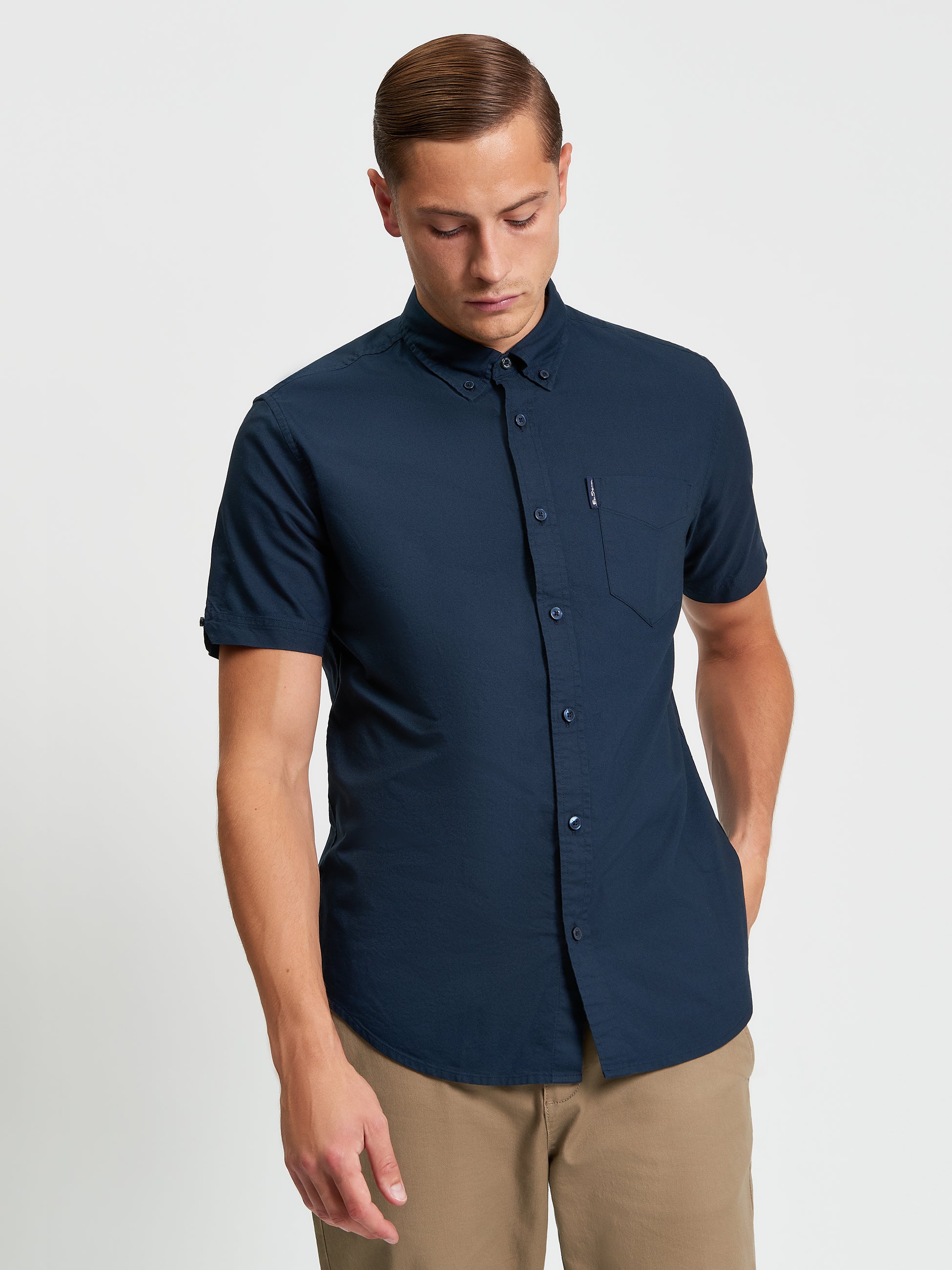 Signature Oxford Short Sleeve Shirt β Navy with short sleeves and chest pocket.
