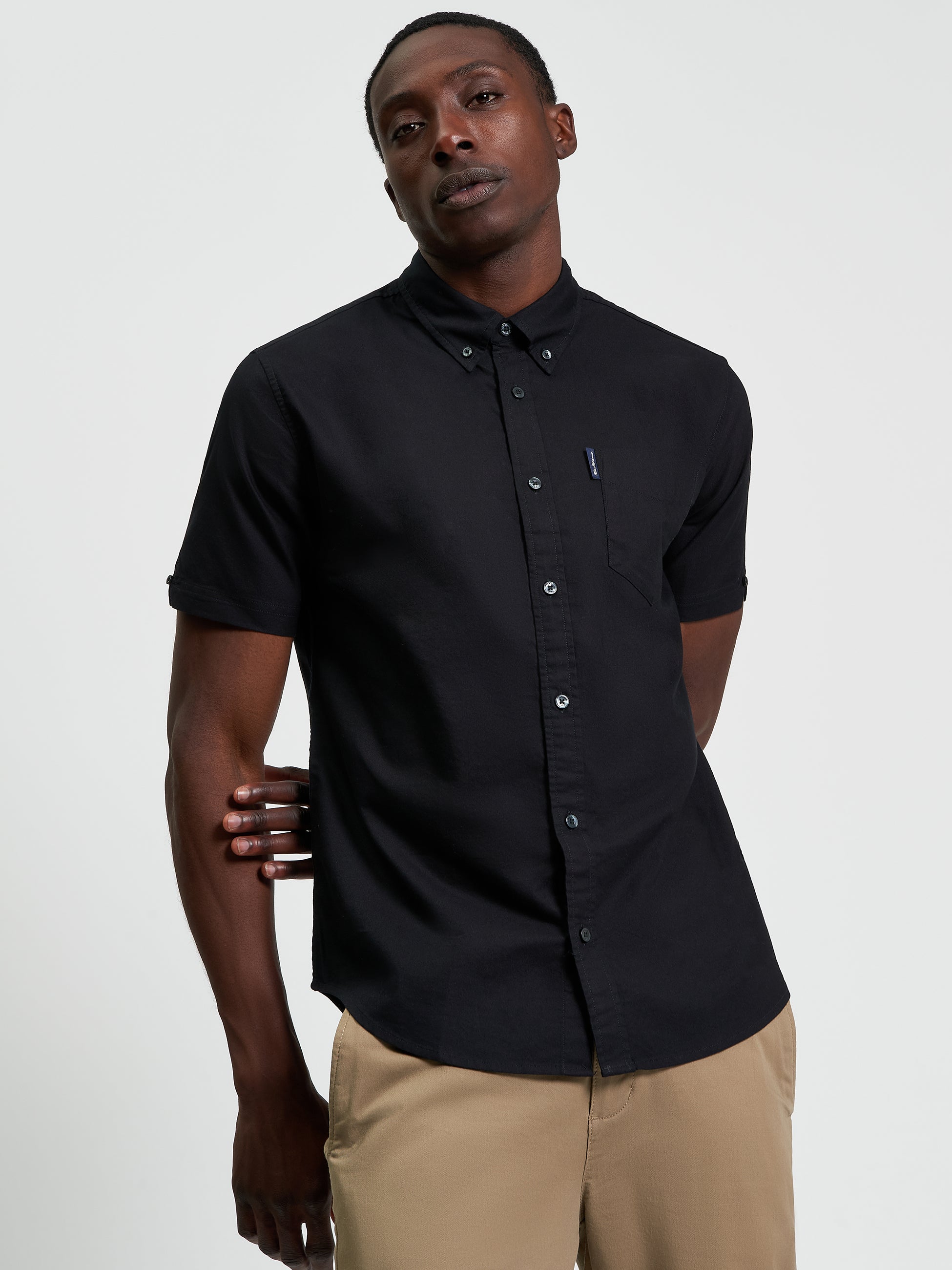 Signature Oxford Short Sleeve Shirt - Black- Front View