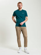 Signature Tee in green – crew neck, regular fit, organic cotton