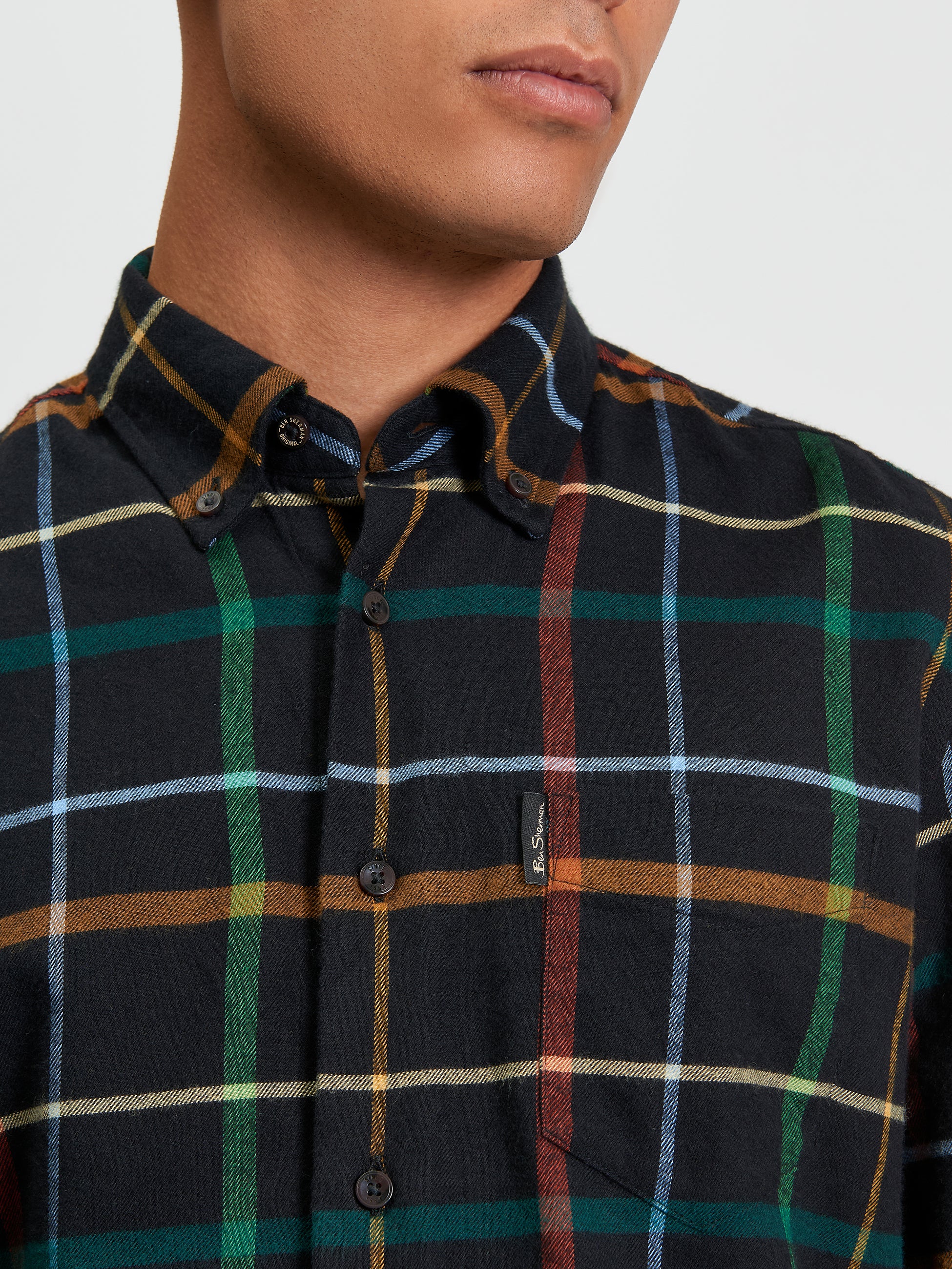 Oversized Brushed Check - Black - Close Up