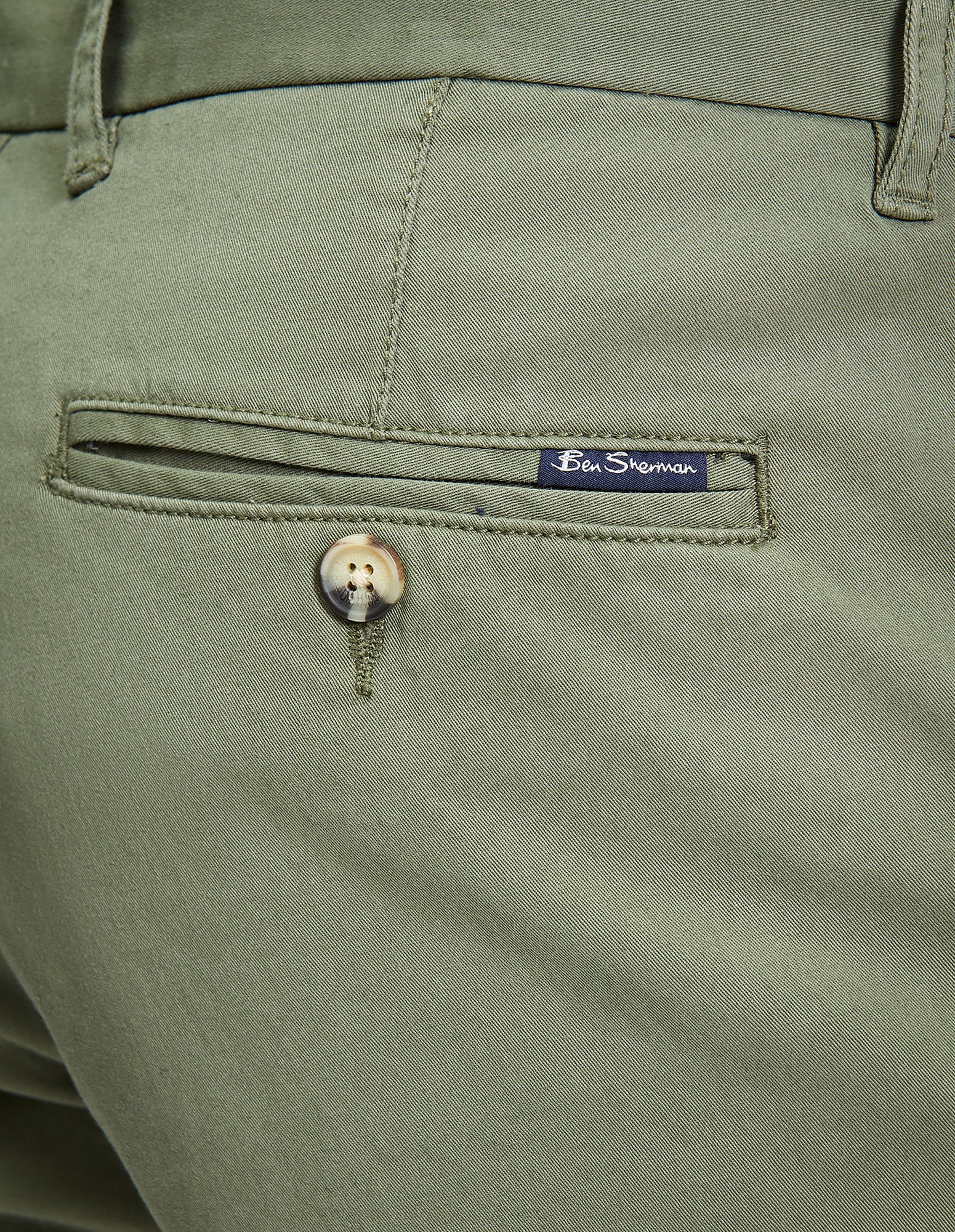Ben Sherman Signature Chino Short β detailed view of back pocket and branded button.