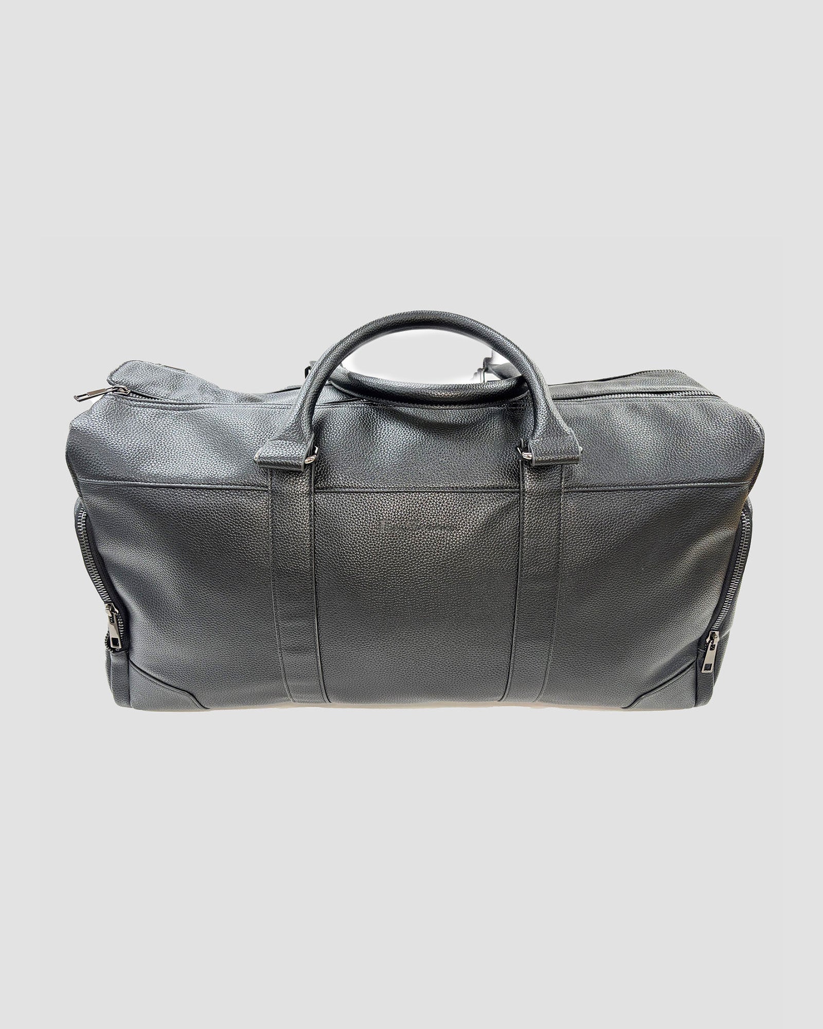 Pebble Duffle Bag with Pockets – elegant black design with leather look materials and ample space for essentials.
