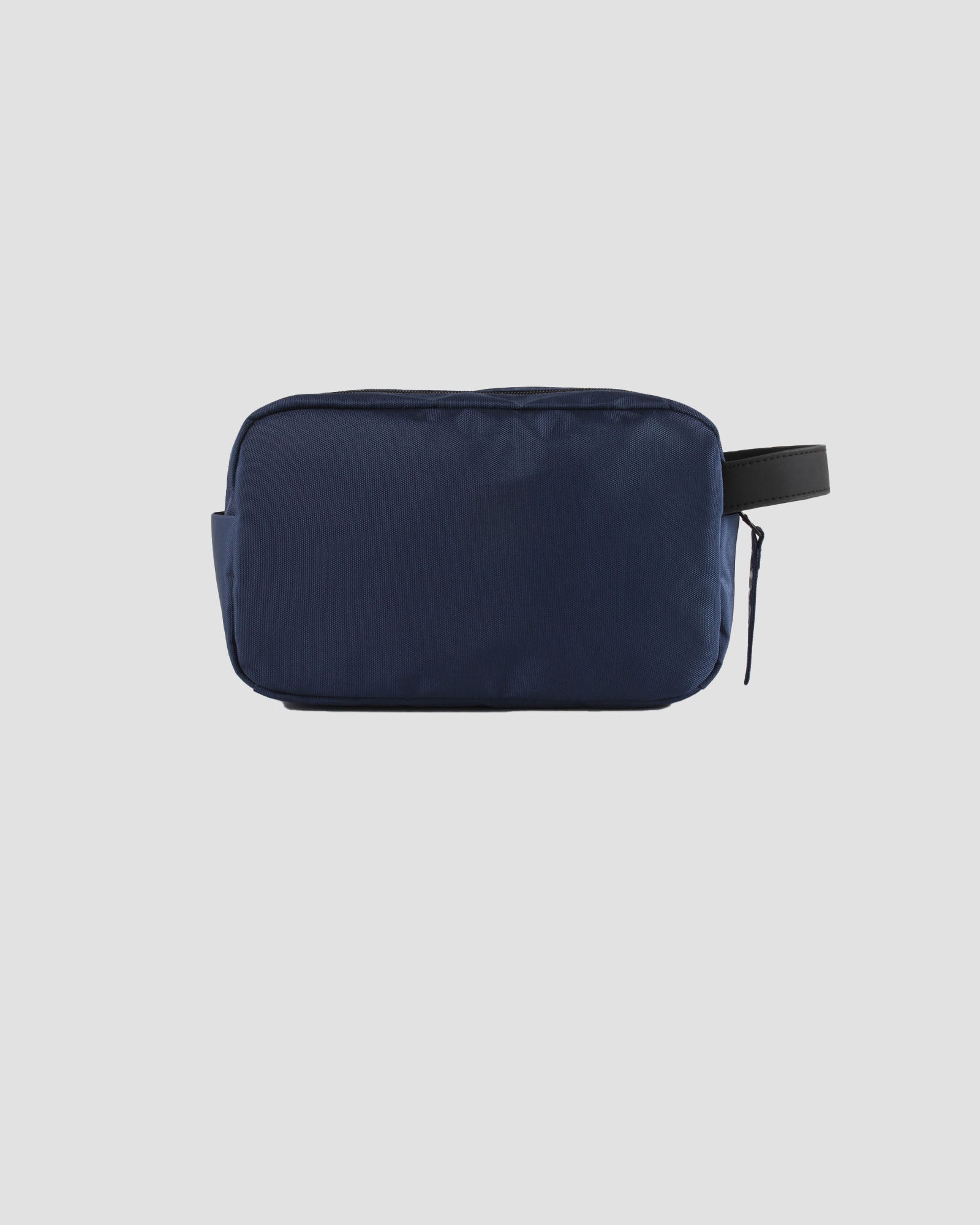 Toiletry Bag – Lightweight and compact design, perfect for travel and organization of toiletries.