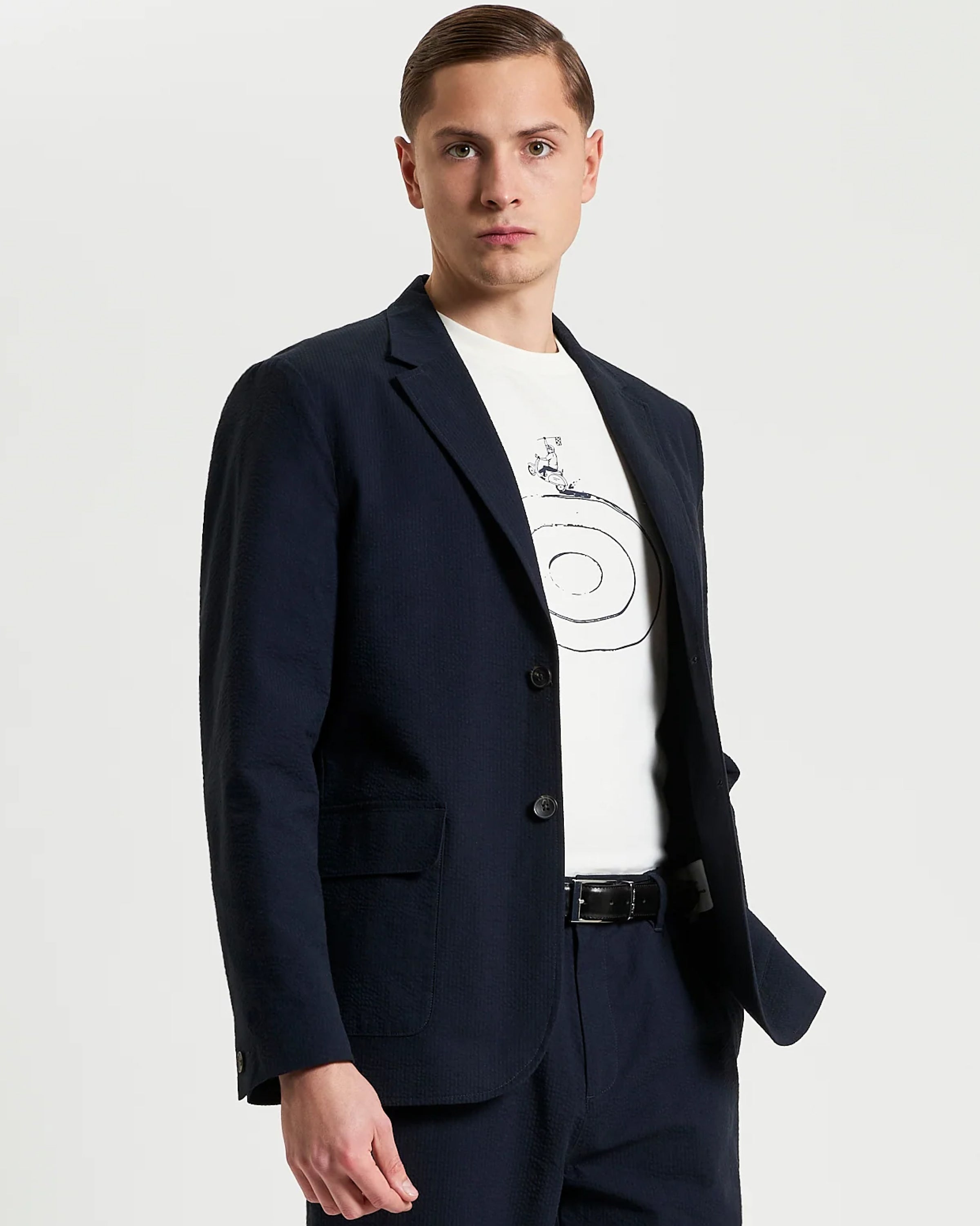 Man wearing Ben Sherman Seersucker Blazer in Midnight