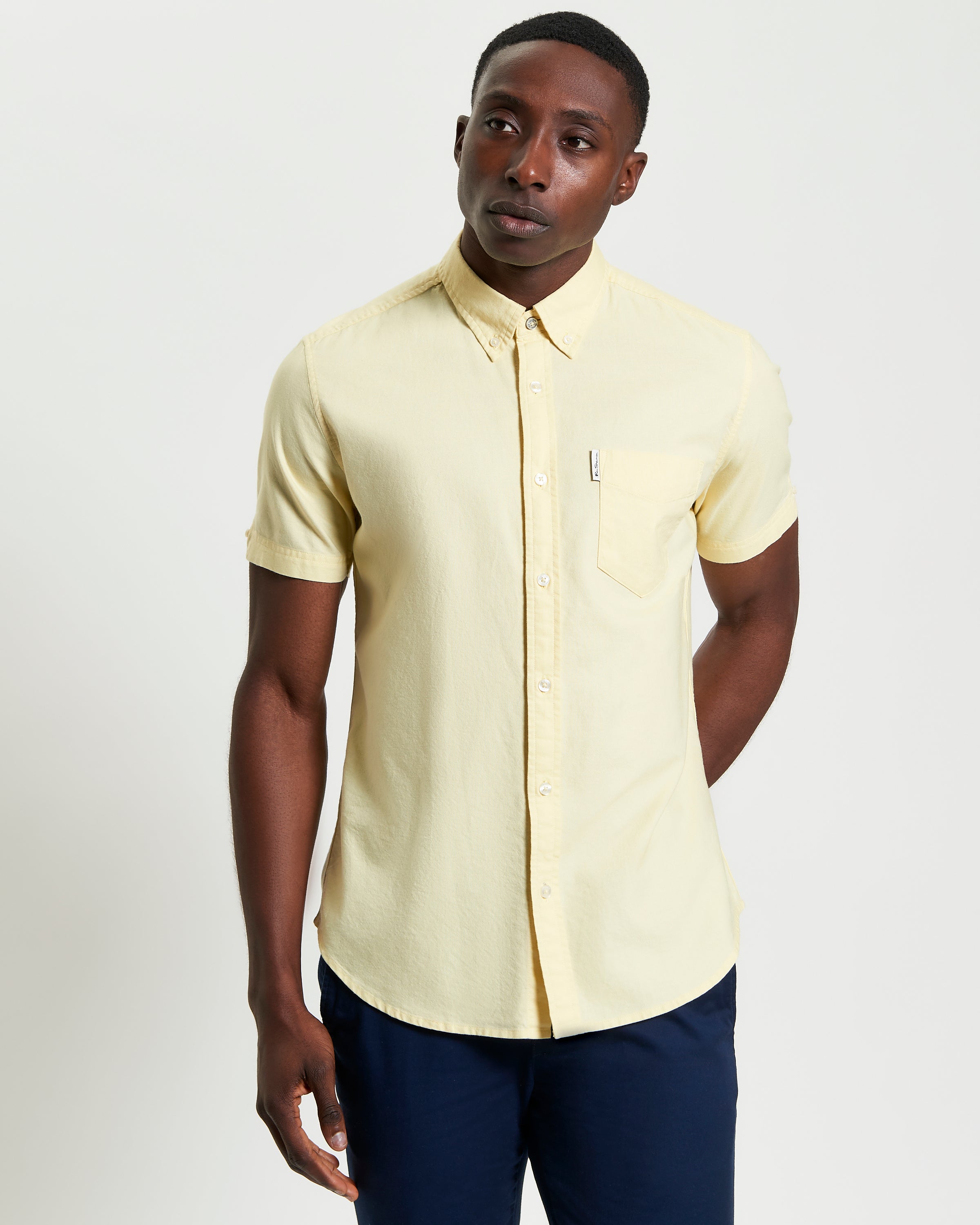 Signature Oxford Short Sleeve Shirt – yellow – features a chest pocket and button-down collar, perfect for warm weather.