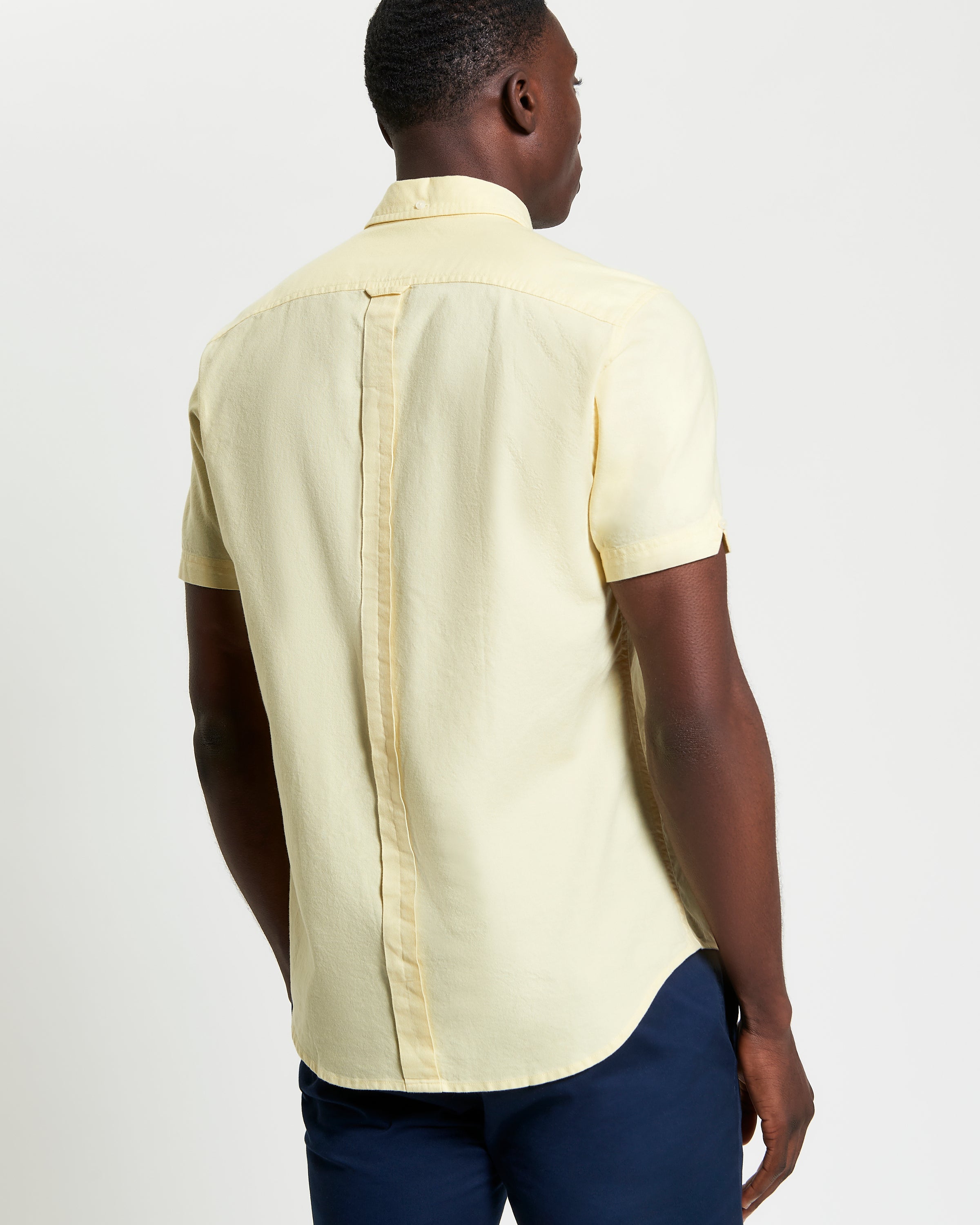 Signature Oxford Short Sleeve Shirt – Yellow – Back view showing the clean fit and modern design.