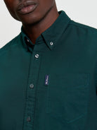 Signature Oxford Short Sleeve Shirt - Dark Green - Detail View