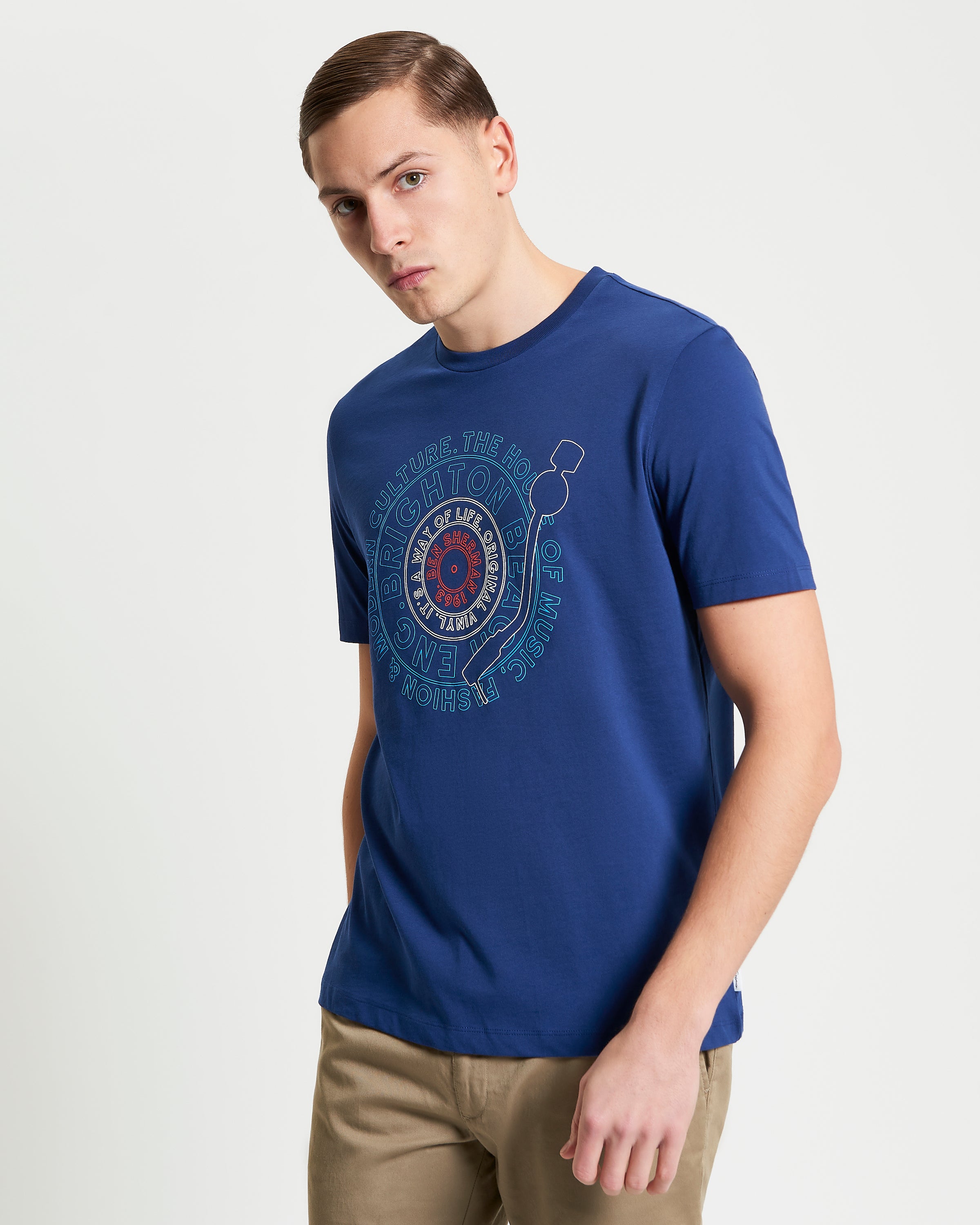 Record Target – regular-fit tee by Ben Sherman featuring a bold music-inspired print.