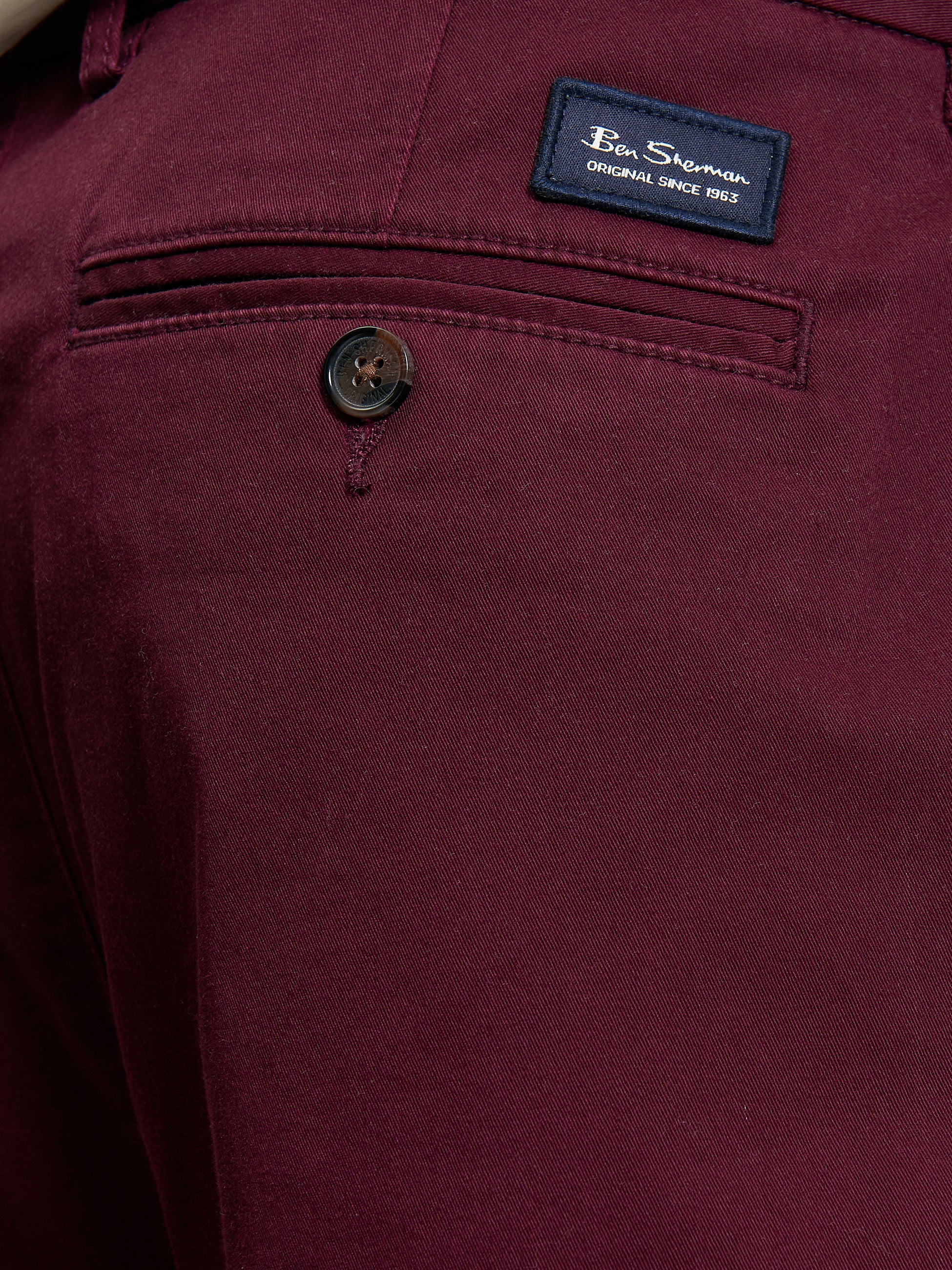 Signature Slim Stretch Chino - Dark Wine - Detail View