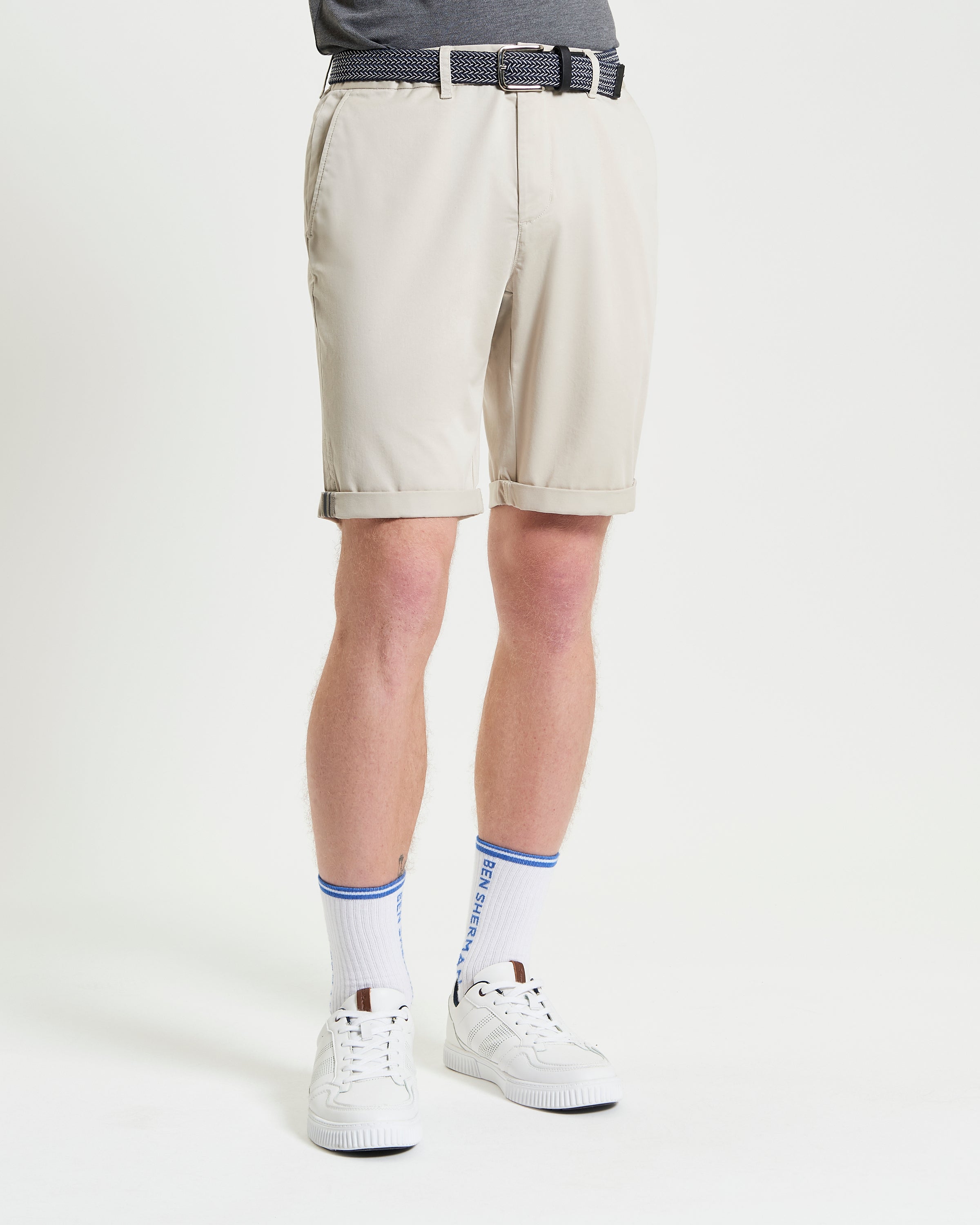 Signature Chino Short – light beige chino shorts featuring a smart design and comfortable fit, perfect for summer style.