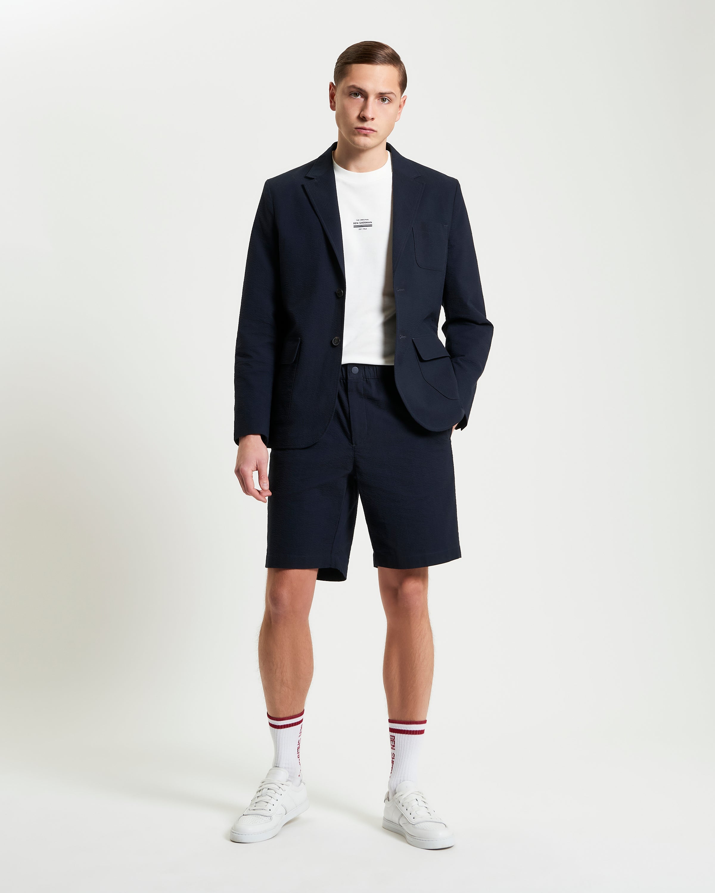 Seersucker Relaxed Short – navy – comfortable shorts with elastic waistband and stylish design.
