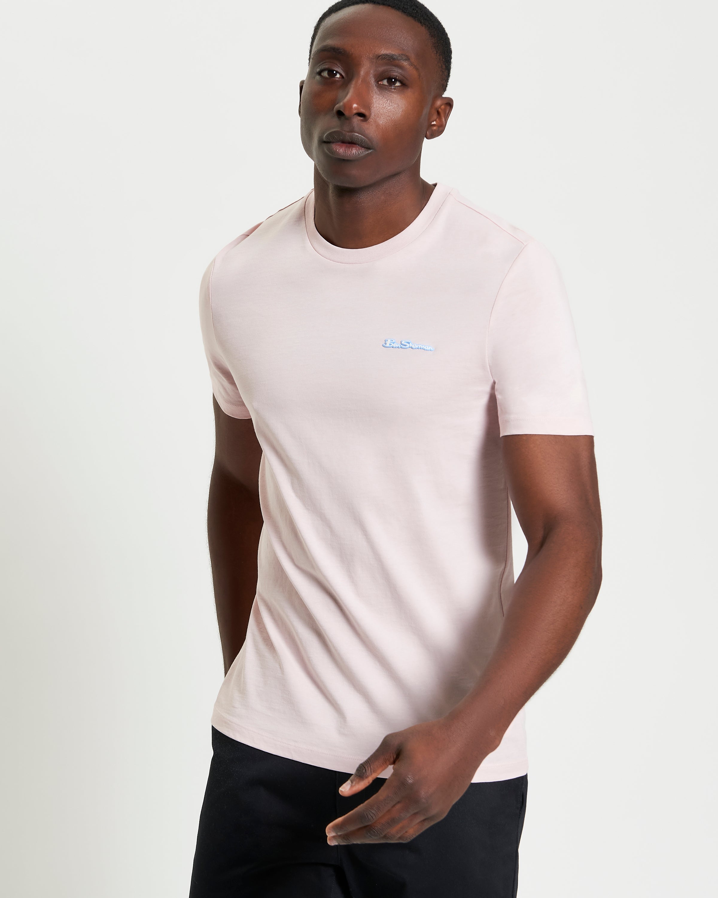 Signature Tee – Light Pink – Crew Neck in breathable organic cotton for unmatched comfort and style.