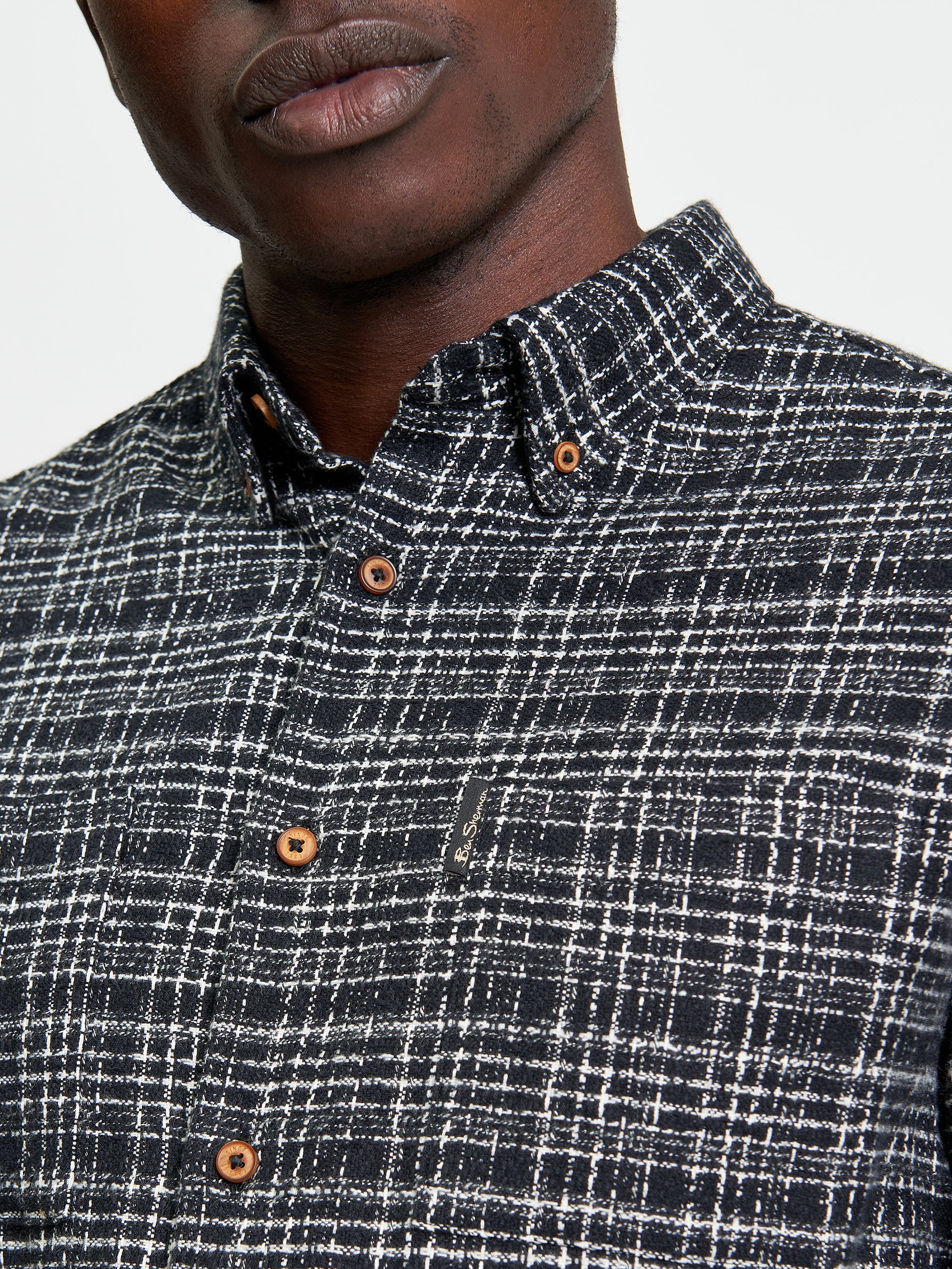 Twisted Yarn Shirt - Black - Close Up