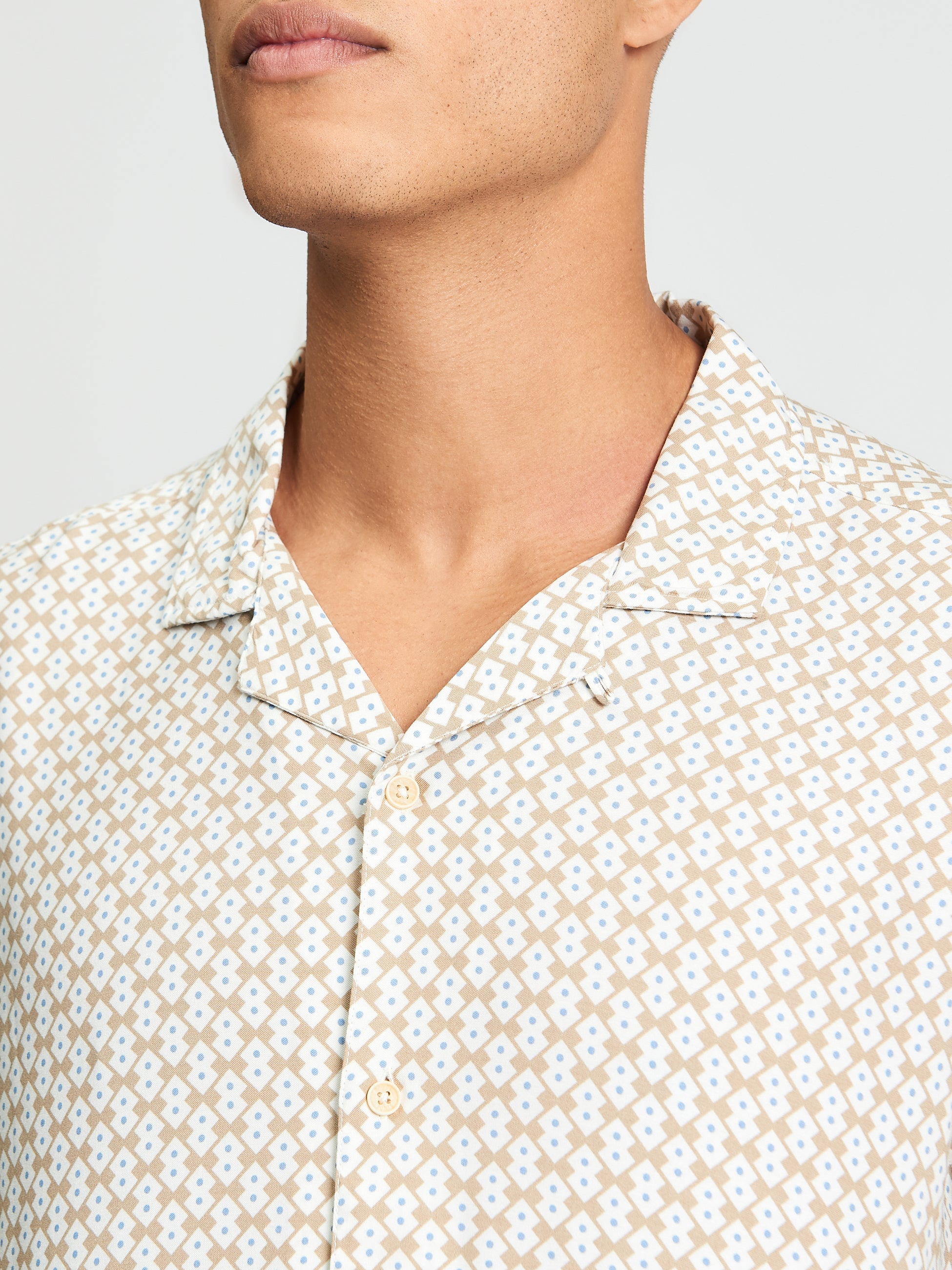 Short Sleeve Geo Border Print Shirt - Sand - Close-Up