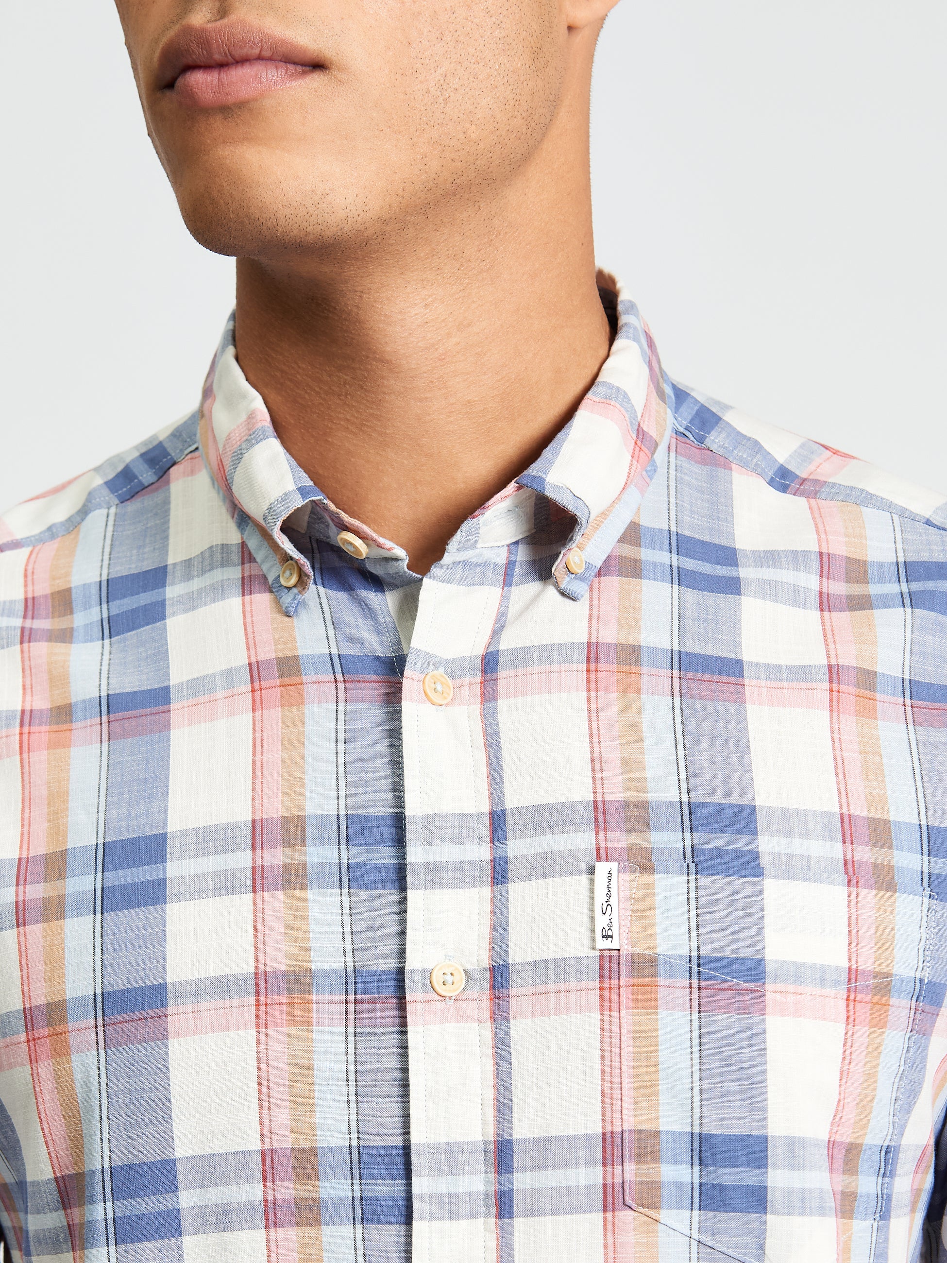 Irregular Check – close-up of a stylish long sleeve shirt by Ben Sherman with button-down collar.