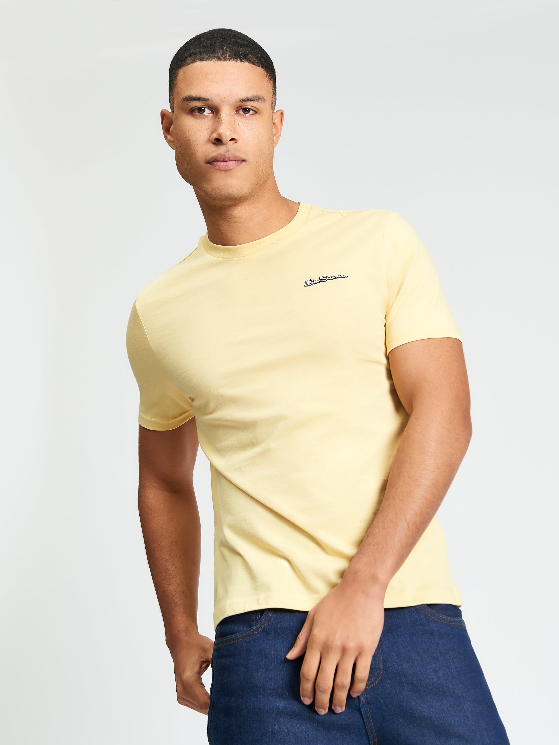 Signature Tee – Yellow – Crew Neck Regular Fit Branded Badge in breathable organic cotton