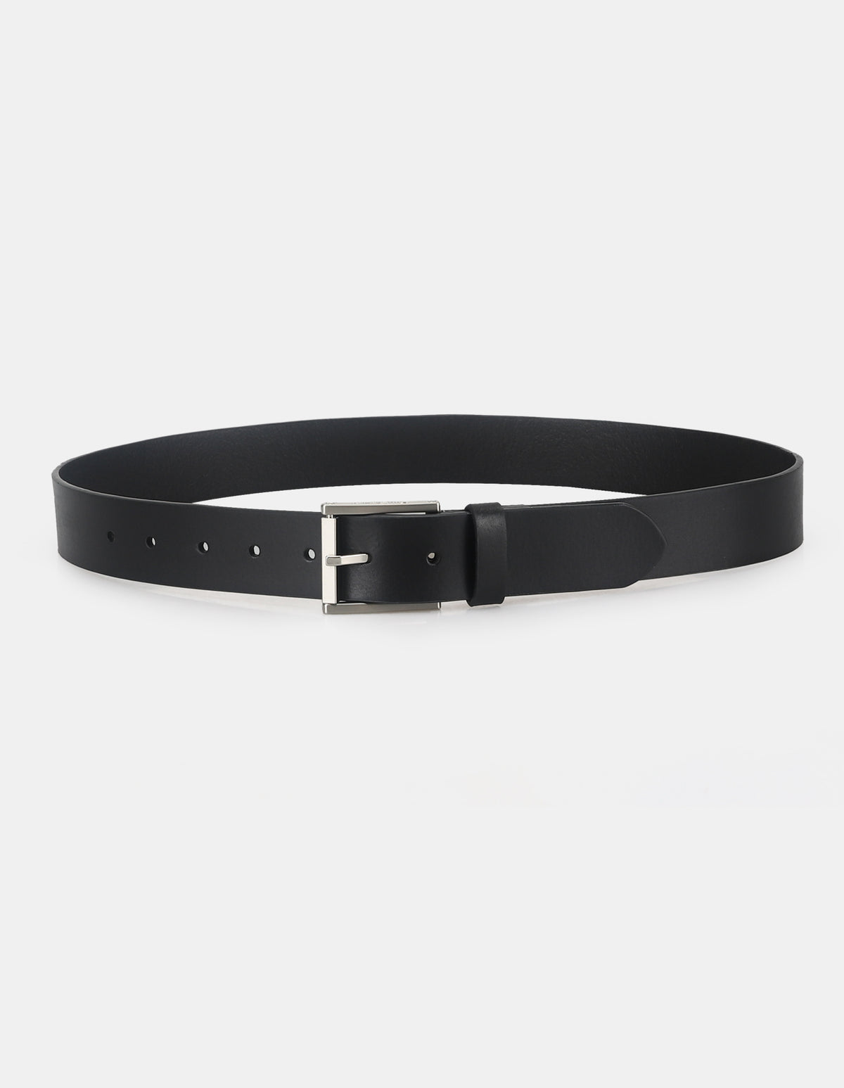 ROLLER BUCKLE BELT – Black leather belt with a silver buckle, perfect for stylish outfits.